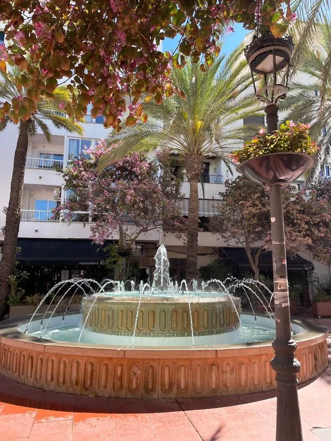 2 Bedroom Beachfront Apartment In Estepona, Malaga. 0*, Estepona Spanje